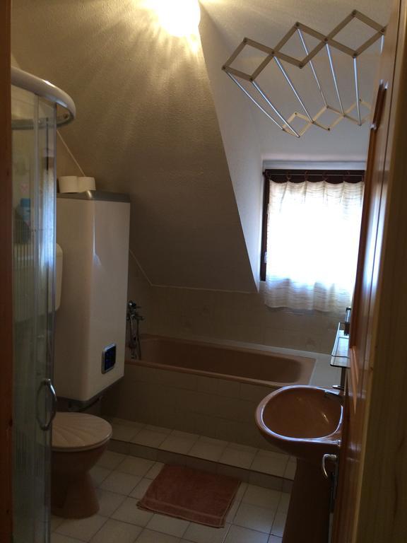 Margareta Apartman Apartment Sarvar Ngoại thất bức ảnh